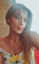 Элла, 32 лет — минет в машине